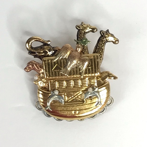 SALE♦️3/$25 Pin Brooch Noah’s Ark Gold Tone Pearls - Picture 5 of 5